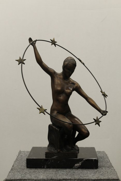 Fonderia Venturi Arte - Ugo Attardi - Skulptur Donna che sostiene il cielo - 41 cm - Bronze