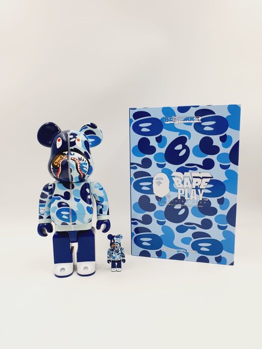 Bape x Medicom Toy Be@rbrick - Be@rbrick Bape Camo  Shark  Blue 400% 100% Bearbrick 2024