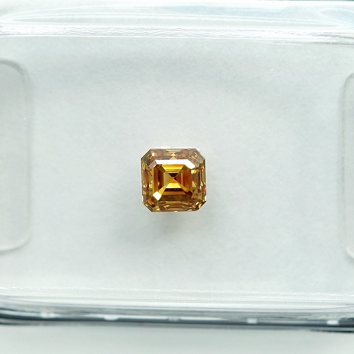 1 pcs Diamant  (Naturfarvet)  - 0.40 ct - Smaragd - Fancy Orange nuance Gul - SI1 - International Gemological Institute (IGI)