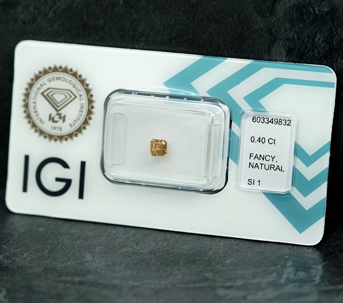 1 pcs Diamant  (Naturfarvet)  - 0.40 ct - Smaragd - Fancy Orange nuance Gul - SI1 - International Gemological Institute (IGI)