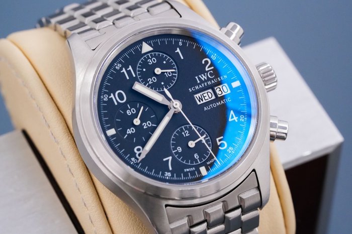 IWC - Pilot's Chronograph Cathay Pacific Limited Edition - IW3706-31 - Mænd - 2000-2010