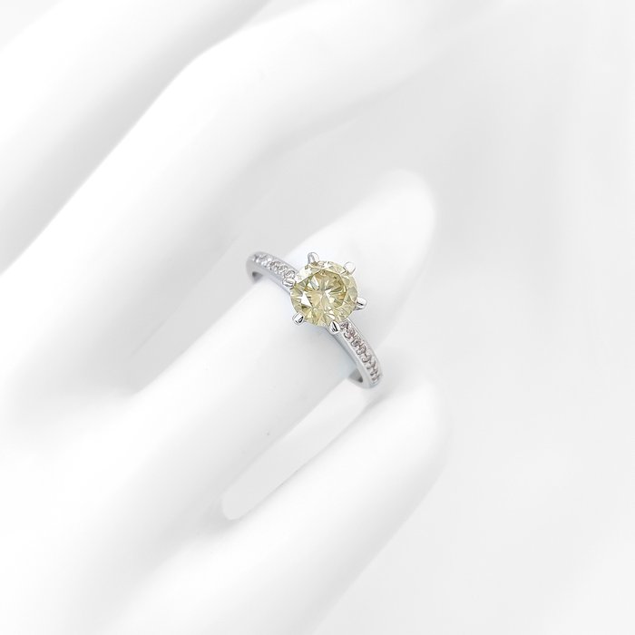 Ring - 14 karat Hvidguld -  1.08ct. tw. Gul Diamant (Naturfarvet) - Diamant