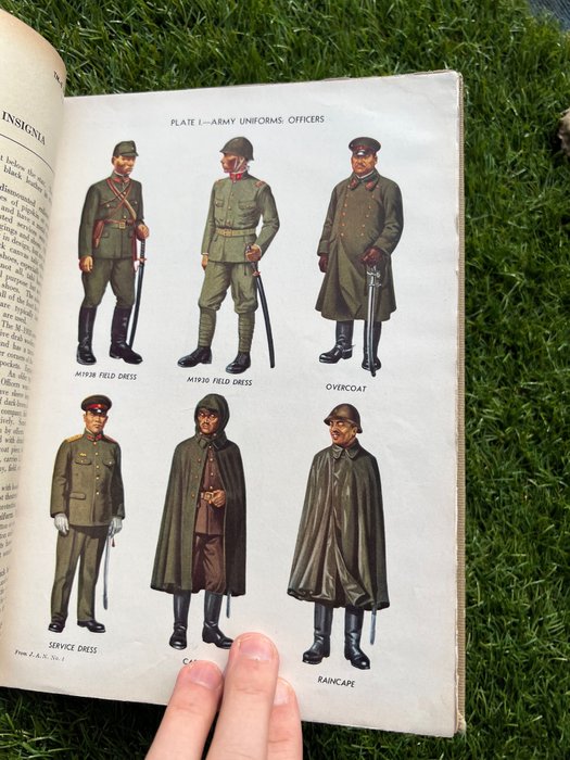 Official WW2 US Army Restricted ''Handbook of Japanese Military Forces' - Uniforms - Tanks - Weapons - Aircraft - Vehicles - IJA - 1944