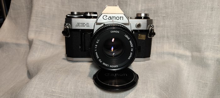 Canon AE-1 + 50mm/28-70mm/28mm/135mm/200mm Reflekskamera med enkelt linse (SLR)