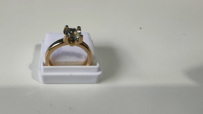 Ingen mindstepris - Statement-ring - 18 kraat Gulguld Akvamarin