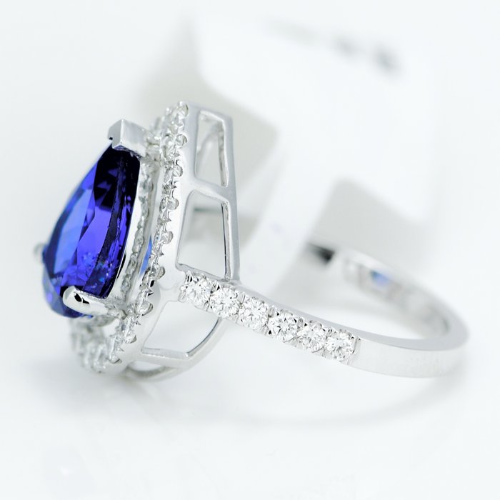 Ring - 14 karat Hvidguld -  2.84ct. tw. Tanzanit - Diamant - Intens blålig violet