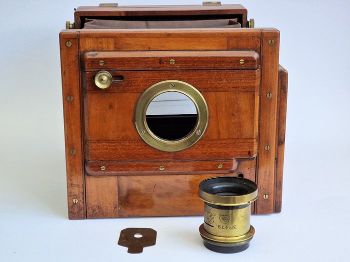 AH  EJ Dale London ? tailboard wooden plate camera  with maroon bellows | Vådpladekamera