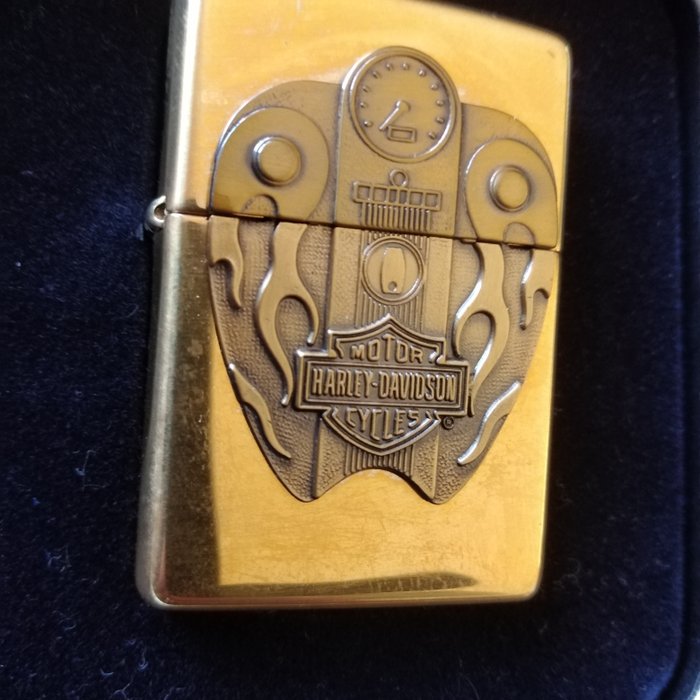 Zippo - Zippo Trick - Harley-Davidson Tankuhr Surprise - Sammlerstück in Sammlerbox - Lommelighter - Stål (rustfrit) -  (2)