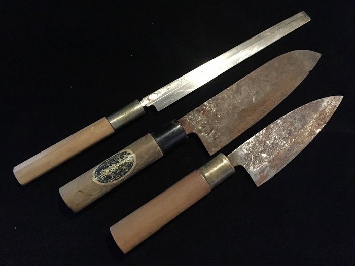 Set of 3 / Japanese Vintage Kitchen Knife / 蛸引 TAKOBIKI 出刃 DEBA 三得 SANTOKU - Bordkniv (3) - Stål Træ