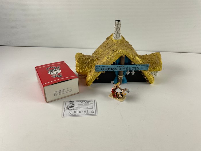 Pixi Folies - Asterix - Figurine " La maison d'Ordralfabétix " + Cetautomatix et Ordralfabetix "La bagarre"