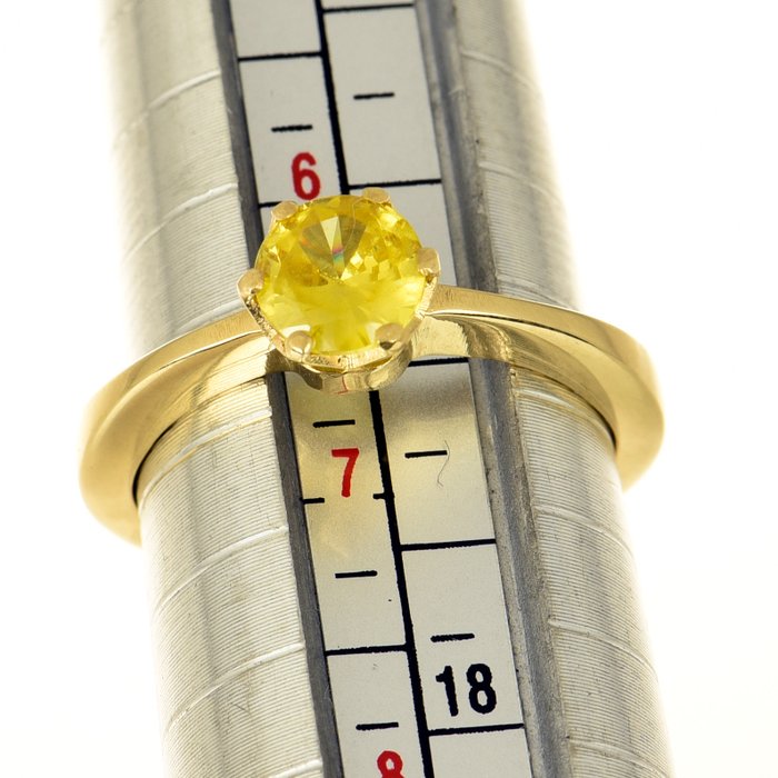 Ring - 18 kraat Gulguld Safir