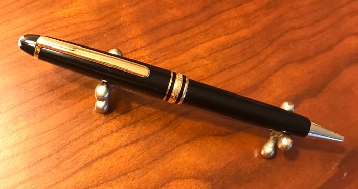 Montblanc - MontBlanc Meisterstruck Ballpoint Pen Black Lacquer and Gold Trims - Kuglepen