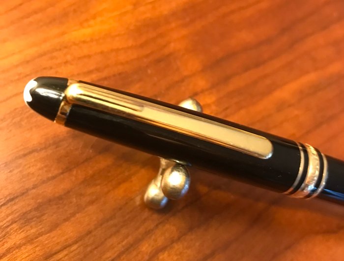 Montblanc - MontBlanc Meisterstruck Ballpoint Pen Black Lacquer and Gold Trims - Kuglepen