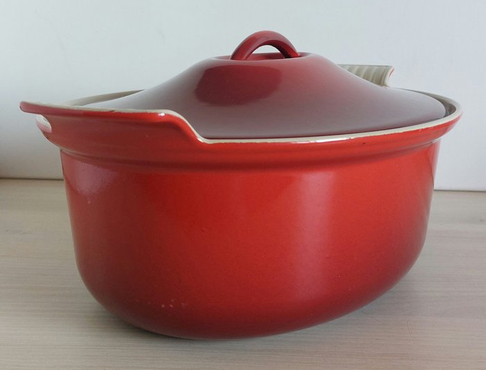 Le Creuset - Kasserolle -  Stor model - Støbejern emalje - Fremstillet i Frankrig