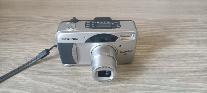 Yashica Zoom Mate 120 SE Brava / Fujifilm Zoom Date 70 / Konica EU Mini Analogt kamera