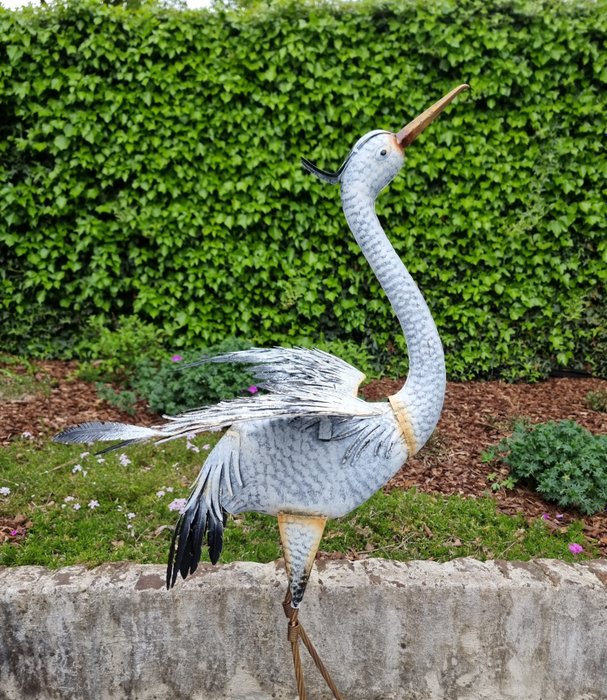 Statuette - An XL lifelike Heron - metal