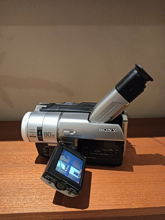 Sony Handycam DCR-TRV110E PAL Digital8 Camcorder Digital video kamera