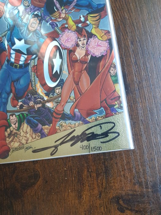 Marvel Collectible Classics: Avengers #1 "George Perez ULTRA RARE Cover" - Signed by legendary artist George Perez - 1 Signed comic/1998