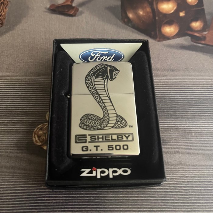 Zippo - SHELBY GT500 - Lommelighter - Bronze (forgyldt og sølvbelagt/patineret/koldtmalet)