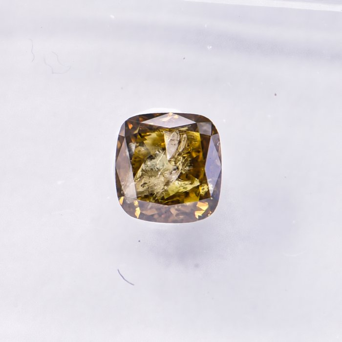 Ingen mindstepris - 1 pcs Diamant  (Naturfarvet)  - 0.60 ct - Pude - Fancy deep Brunlig, Grønlig Gul - I2 - International Gemological Institute (IGI)