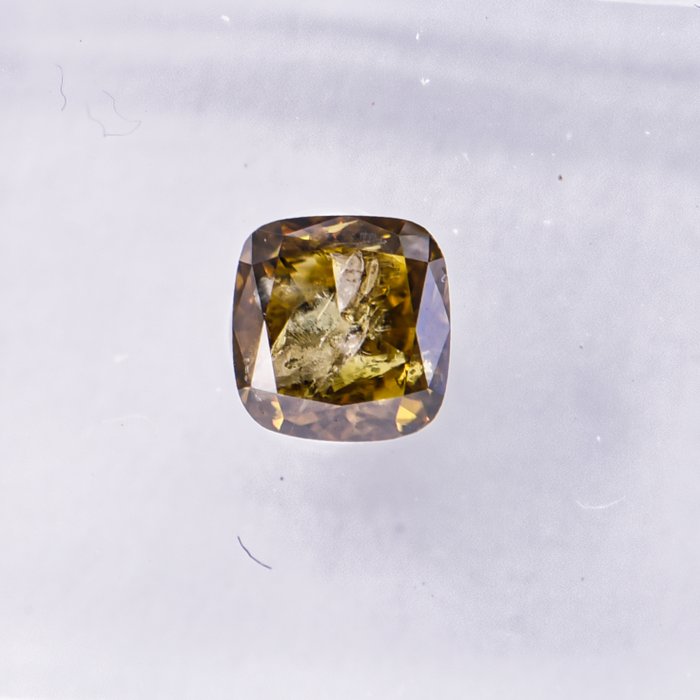 Ingen mindstepris - 1 pcs Diamant  (Naturfarvet)  - 0.60 ct - Pude - Fancy deep Brunlig, Grønlig Gul - I2 - International Gemological Institute (IGI)