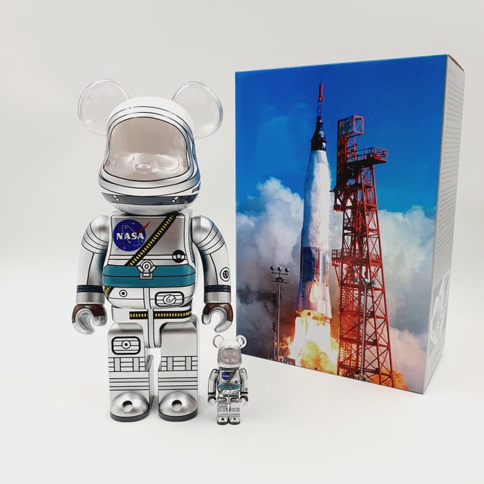 Nasa x Medicom Toy Be@rbrick - Project Mercury Astronaut 400% 100% Bearbrick 2022