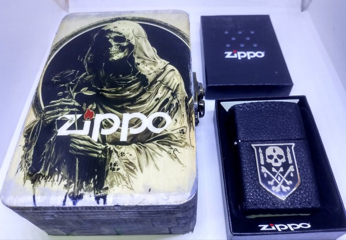 Zippo - Lighter - "MEMENTO MORI" beklædt med læder i etui af træ Ny