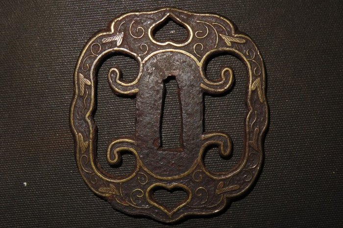 Katana - Smedet jern - Daito Heianjyo Sukashi Tsuba : C4-552 - Japan - Edo-perioden (1600-1868)