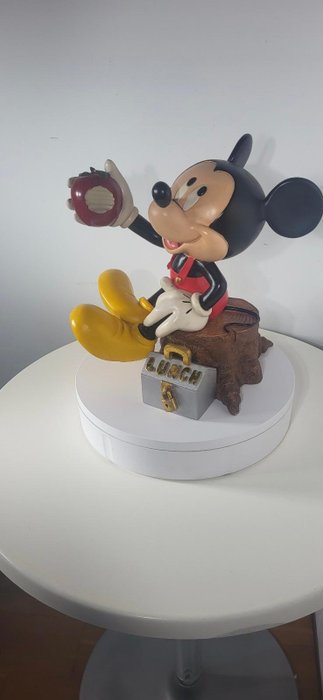 Mickey Mouse eating an Apple - 1 Statue - Heissner - Germany