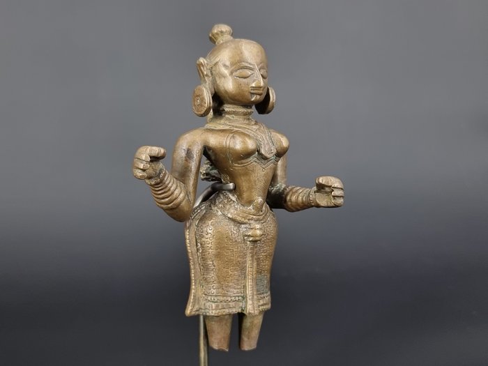 Gudinde Radha - Gujarat - Bronze - Indien - 1700-tallet