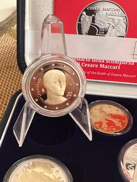 Italien. Proof Set 2019 (incl. 2 euro "Leonardo Da Vinci" + 5 euro in argento)