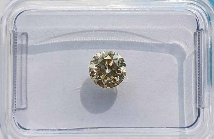 Ingen mindstepris - 1 pcs Diamant  (Naturfarvet)  - 0.52 ct - Rund - Fancy Brun, Grønlig Gul - I1 - International Gemological Institute (IGI)