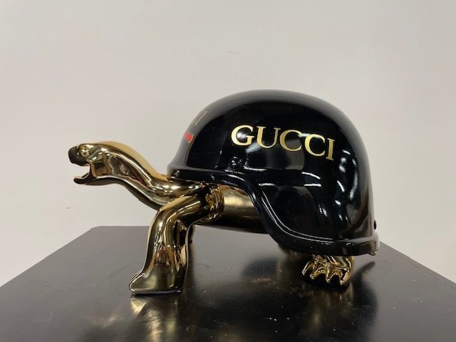 Van Apple - Fashion Desire - The Gucci Peace Turtle