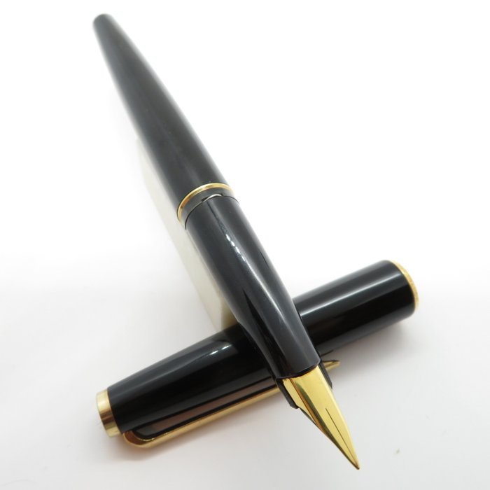 Montblanc - 320 (Black) - 14K gold nib (F) - Fyldepen