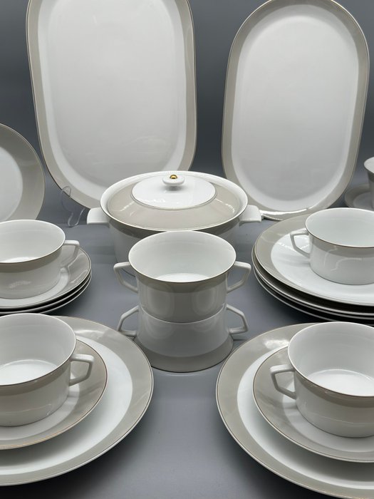 Fürstenberg 22-teiliges - Zeitlose Eleganz für Ihre Tafel - Middagssæt (22) - Porcelæn