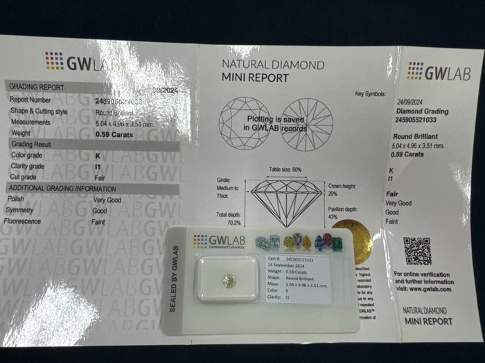 Ingen mindstepris - 1 pcs Diamant  (Natur)  - 0.59 ct - Rund - K - I1 - Gemewizard Gemological Laboratory (GWLab)