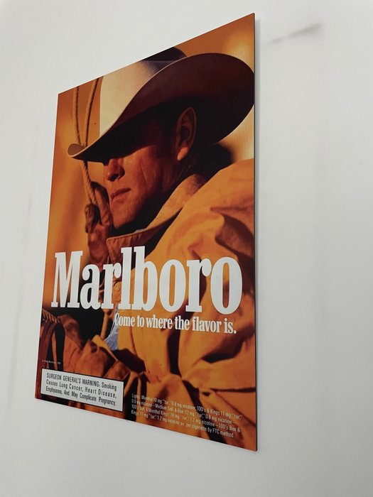 Marlboro aluminium advertising - Reklameplakat - Aluminium