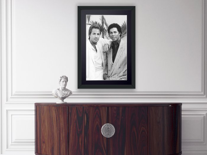 Miami Vice - Classic TV (1984–1989) - Don Johnson  Philip Michael Thomas - Fine Art Photography - Luxury Wooden Framed 70X50 cm - Limited Edition Nr 01 of 30 - Serial ID - Original Certificate (COA) Hologram Logo Editor and QR Code - 100% New items