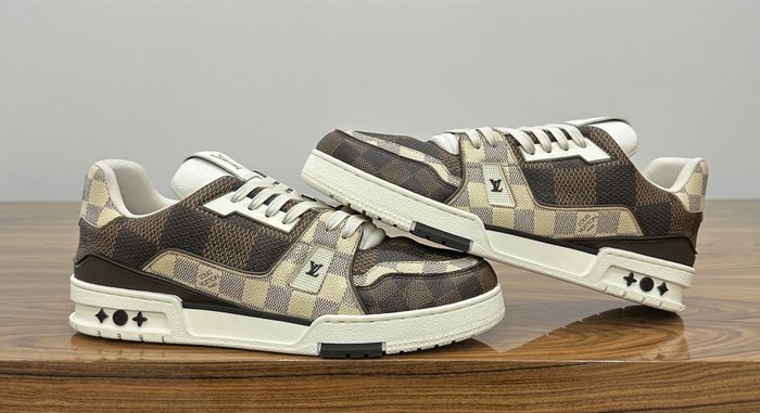 Louis Vuitton - Sneakers - Størelse: Shoes / EU 45.5, UK 10