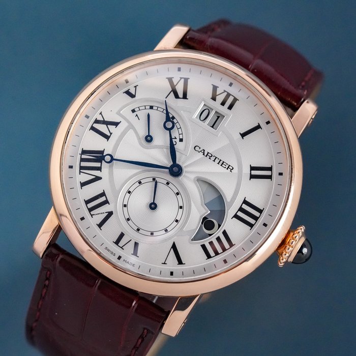 Cartier - Rotonde de Cartier Big Date Retrograde Second Time Zone, Day Night Indicator - W1556240 - Mænd - 2011-nu