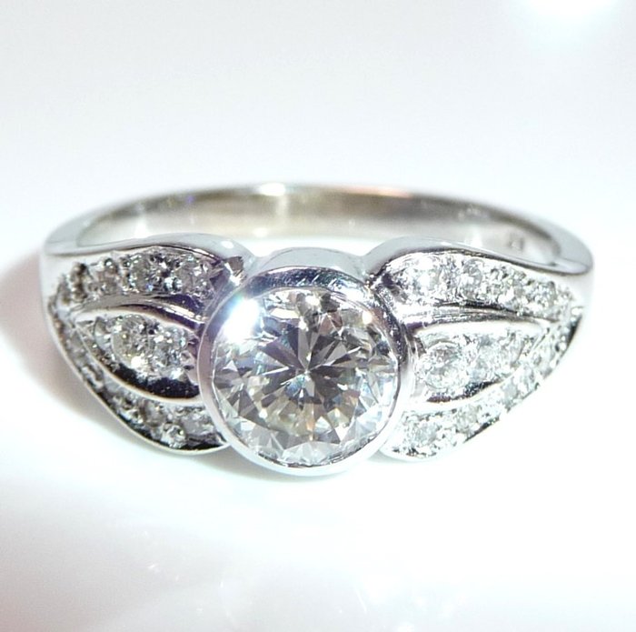 Ring - 14 karat Hvidguld -  125ct tw Diamant (Natur)  - Central diamant 100 ct