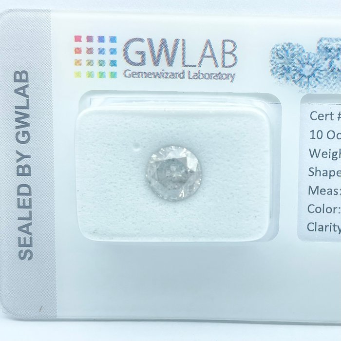 Ingen mindstepris - 1 pcs Diamant  (Naturfarvet)  - 1.40 ct - Rund - Fancy light Grå - I2 - Gemewizard Gemological Laboratory (GWLab)