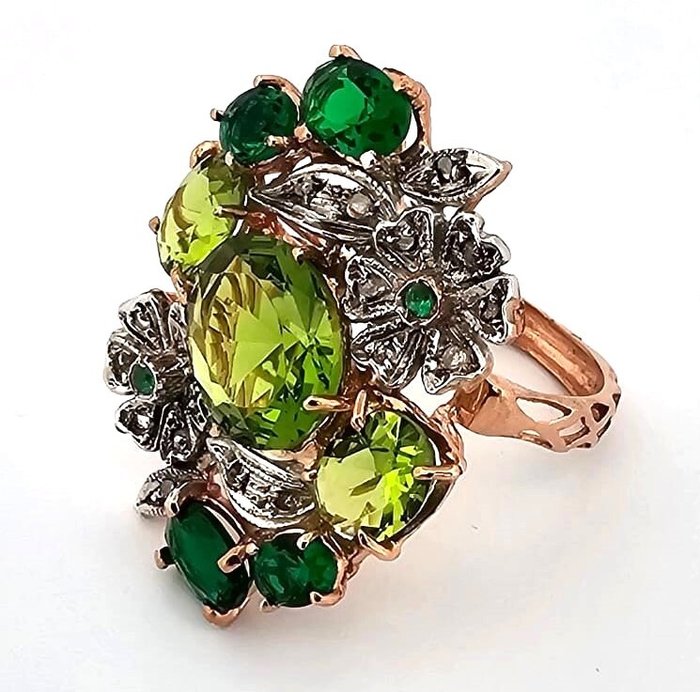 Ingen mindstepris - Ring - 9 kt. Rosaguld, Sølv -  8.54ct. tw. Peridot - Smaragd