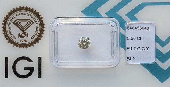 Ingen mindstepris - 1 pcs Diamant  (Naturfarvet)  - 0.50 ct - Rund - Fancy light Grålig, Grønlig Gul - SI2 - International Gemological Institute (IGI)