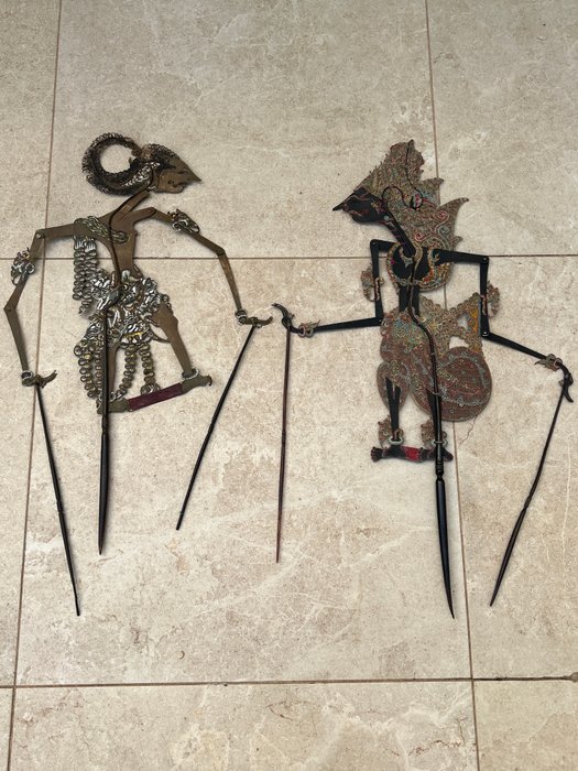 2 wayang kulit dukker - Java - Indonesien  (Ingen mindstepris)