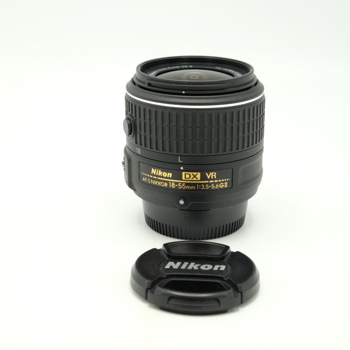 Nikon AF-S DX Nikkor 18-55mm F3.5-5.6GII ED VR (7945) Zoomobjektiv