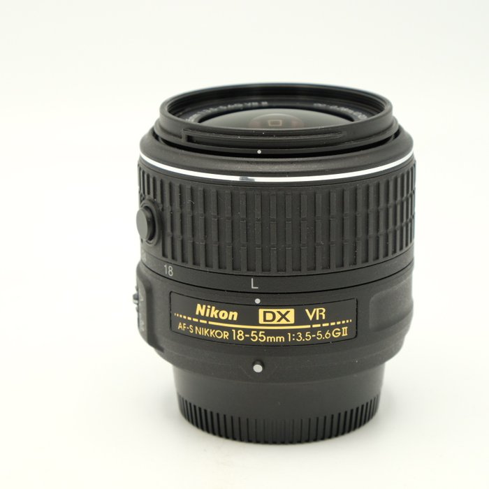 Nikon AF-S DX Nikkor 18-55mm F3.5-5.6GII ED VR (7945) Zoomobjektiv