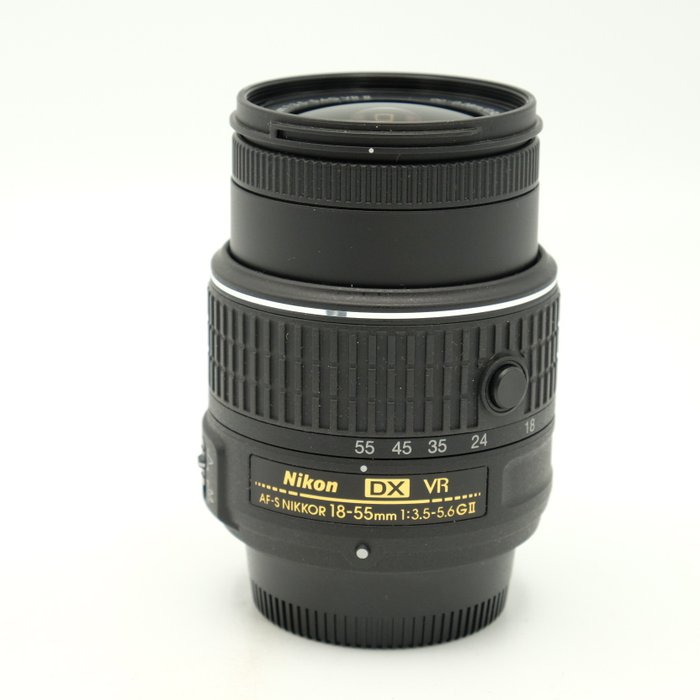 Nikon AF-S DX Nikkor 18-55mm F3.5-5.6GII ED VR (7945) Zoomobjektiv