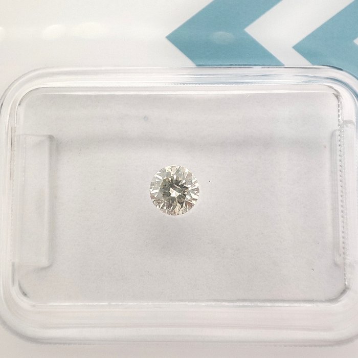 Ingen mindstepris - 1 pcs Diamant  (Natur)  - 0.19 ct - Rund - L - I1 - International Gemological Institute (IGI)