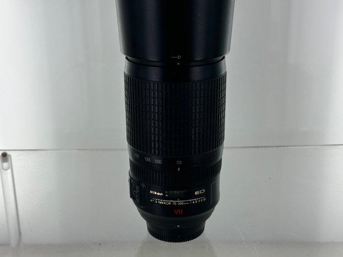 Nikon AF-S Nikkor 45-56/70-300mm G VR Zoomobjektiv